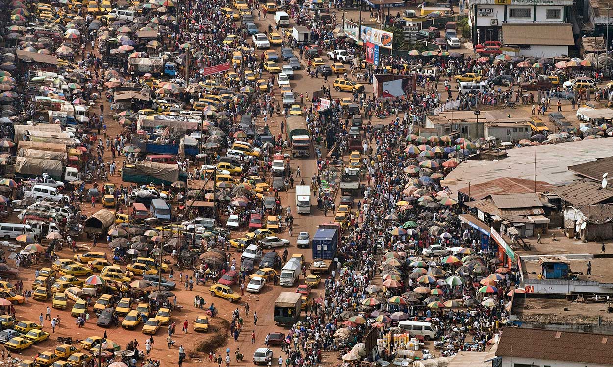 Una vista de la capital de Liberia, Monrovia, desde un helicóptero de la Misión de las Naciones Unidas en Liberia (UNMIL)