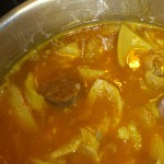 Callos a la madrileña y escarola con queso de cabra