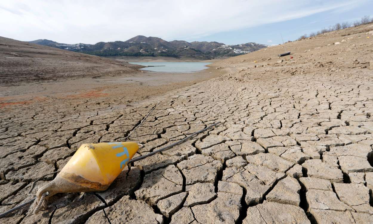 El embalse de La Viñuela, ubicado en La Axarquía (Málaga), al 15% de su capacidad total. EP