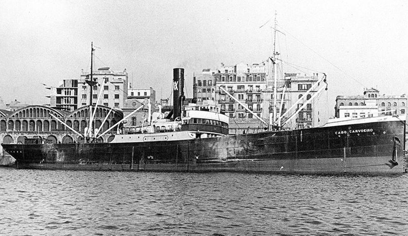 Imagen del llamado barco de la muerte, el buque prisión Cabo Carvoeiro.