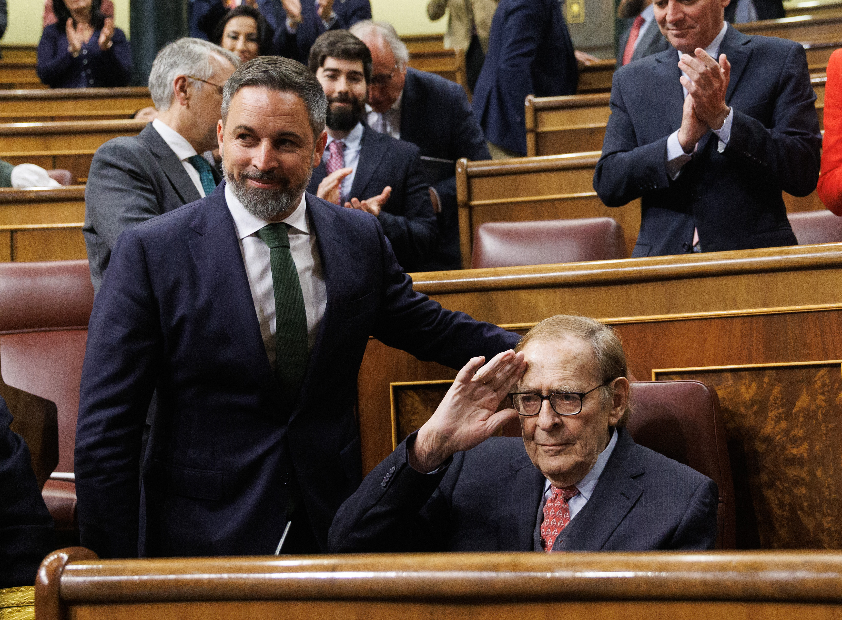 Ramón Tamames y Santiago Abascal durante la moción. EP