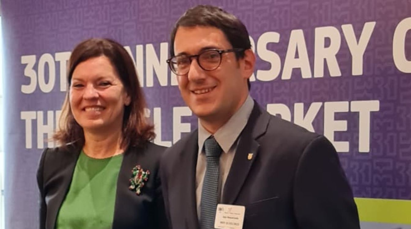 Iago Negueruela junto a la directora de Turismo y Digitalización de Mercado Interior de la Comisión Europea, Valentina Superti