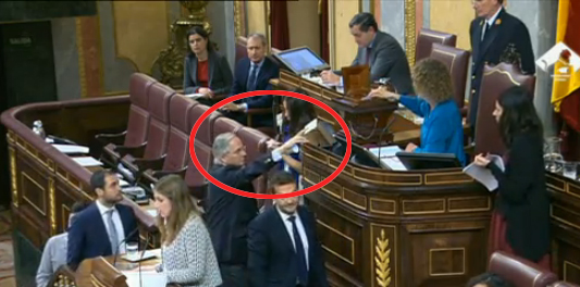 Gómez de la Serna se impone al PP, y acude a la sesión de apertura del Congreso