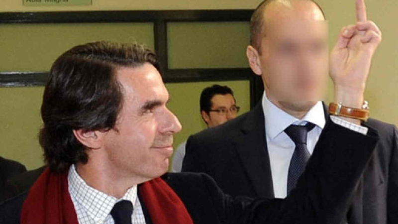 Peineta de Aznar en 2010