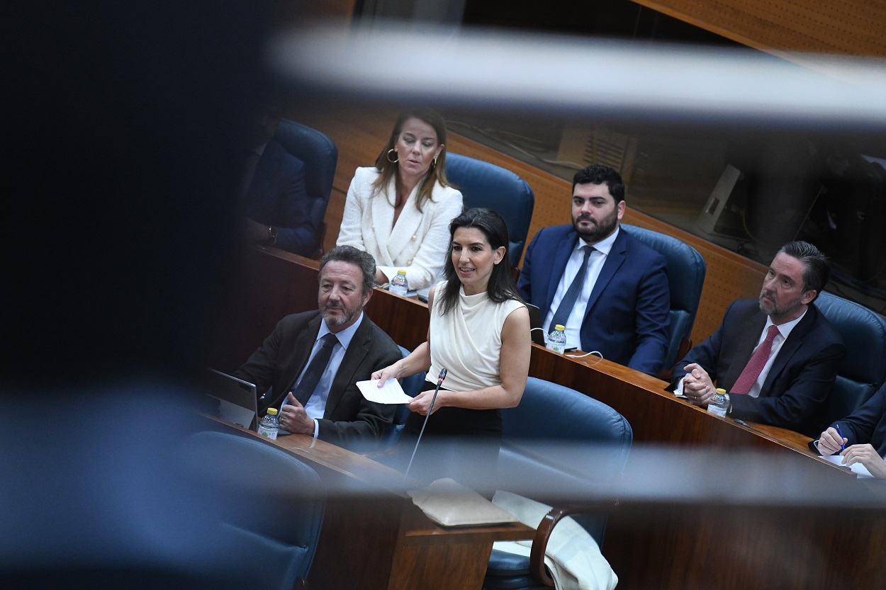 La presidenta de Vox en Madrid, Rocío Monasterio, interviene durante una sesión plenaria en la Asamblea de Madrid. EP.