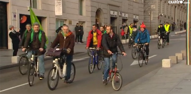 Una banda de música, bicis, rastas, la primera diputada negra, ERC sin asientos...