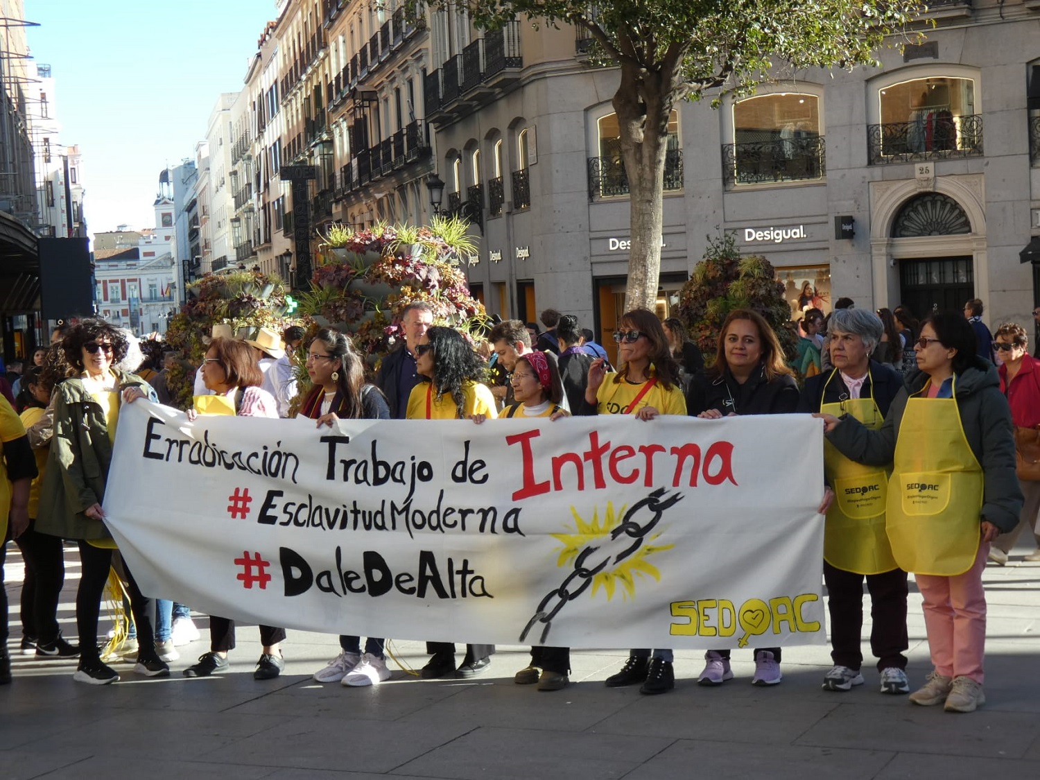 Las trabajadoras del hogar exigen más derechos ante su insostenible situación 