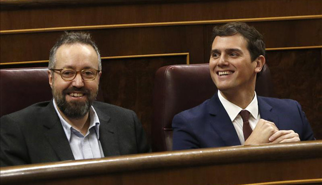 El presidente de Ciudadanos, Albert Rivera, junto a Girauta en el Congreso