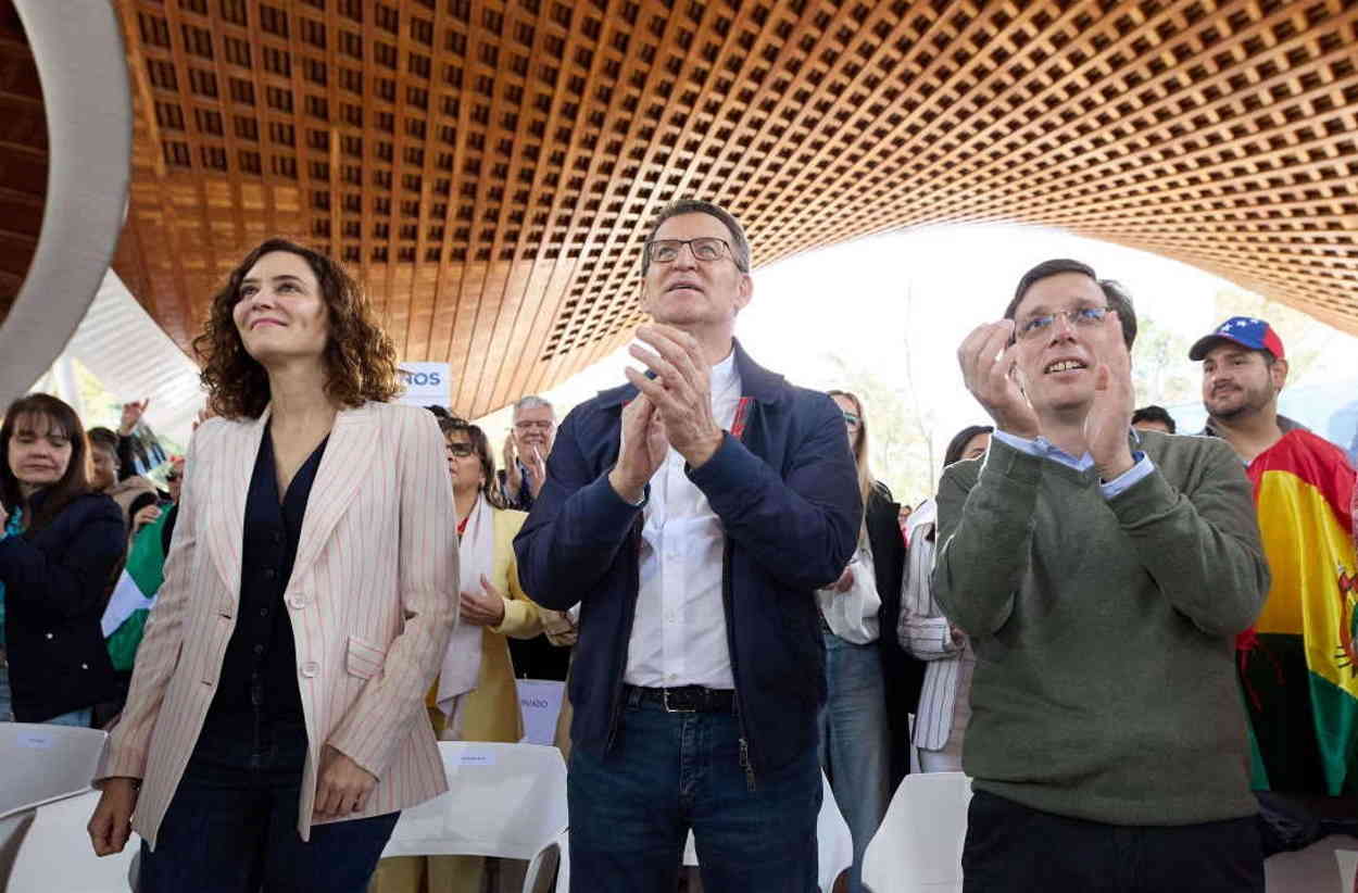 La presidenta de la Comunidad de Madrid y del PP madrileño, Isabel Díaz Ayuso; el presidente del Partido Popular, Alberto Núñez Feijóo; y el alcalde de Madrid, José Luis Martínez Almeida. EP.