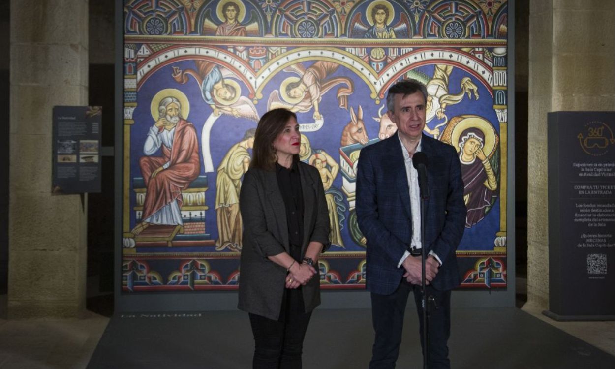 Sara Fernández, vicealcaldesa de Zaragoza, y Juan Naya en la presentación de la exposición  Foto de Josep Rodenas