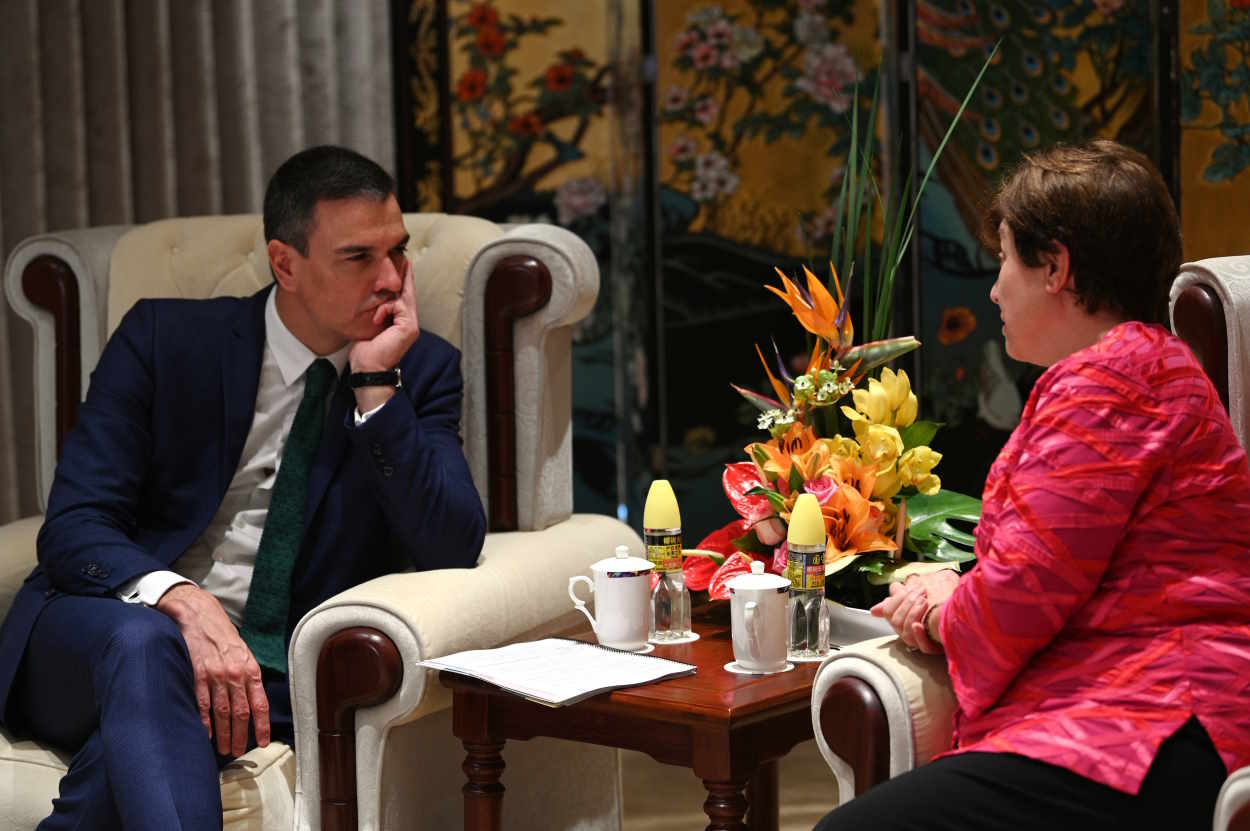 El presidente del Gobierno, Pedro Sánchez, mantiene una reunión con la directora gerente del FMI, Kristalina Georgieva. Moncloa