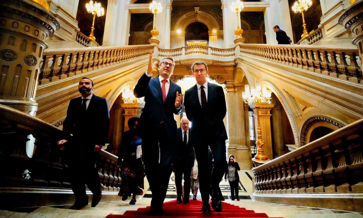 El presidente del PP, Alberto Núñez Feijóo, mantiene una reunión con el presidente de la Cámara Municipal de Lisboa, Carlos Moedas. EP.