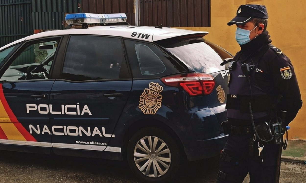 Agente de la Policía Nacional en una imagen de archivo. EP