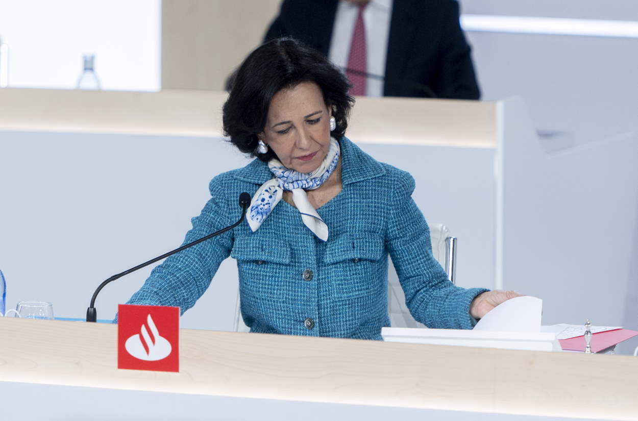 La presidenta del Banco Santander, Ana Botín, durante la Junta General de Accionistas. EP.