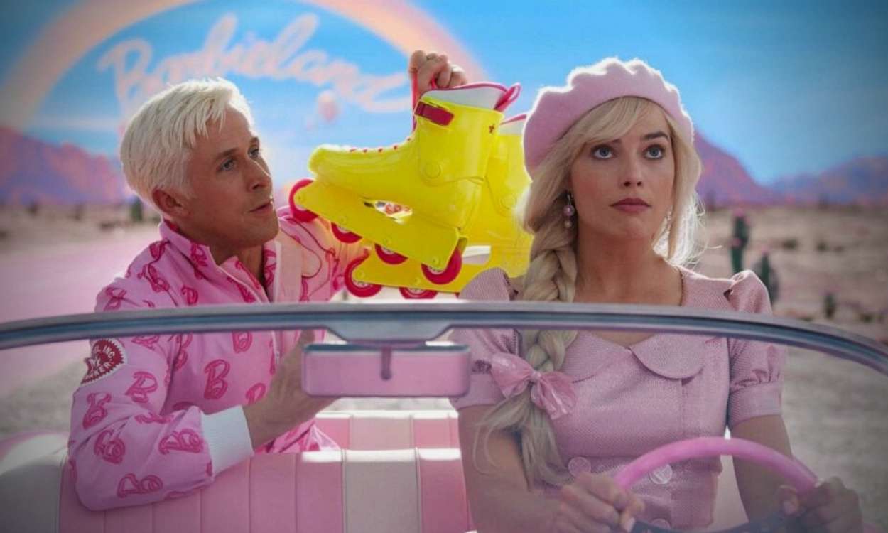 Ryan Goslin y Margot Robbie como Ken y Barbie en un momento de la película