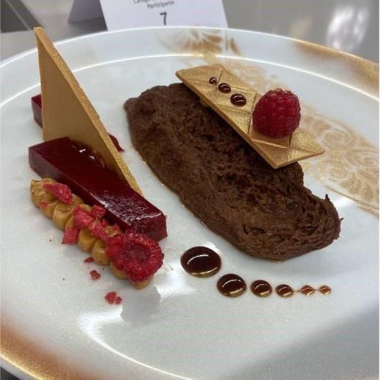 La “torrija de chocolate gold con crunch de frambuesa” de Viena Capellanes. La “torrija de chocolate gold con crunch de frambuesa” de Viena Capellanes.
