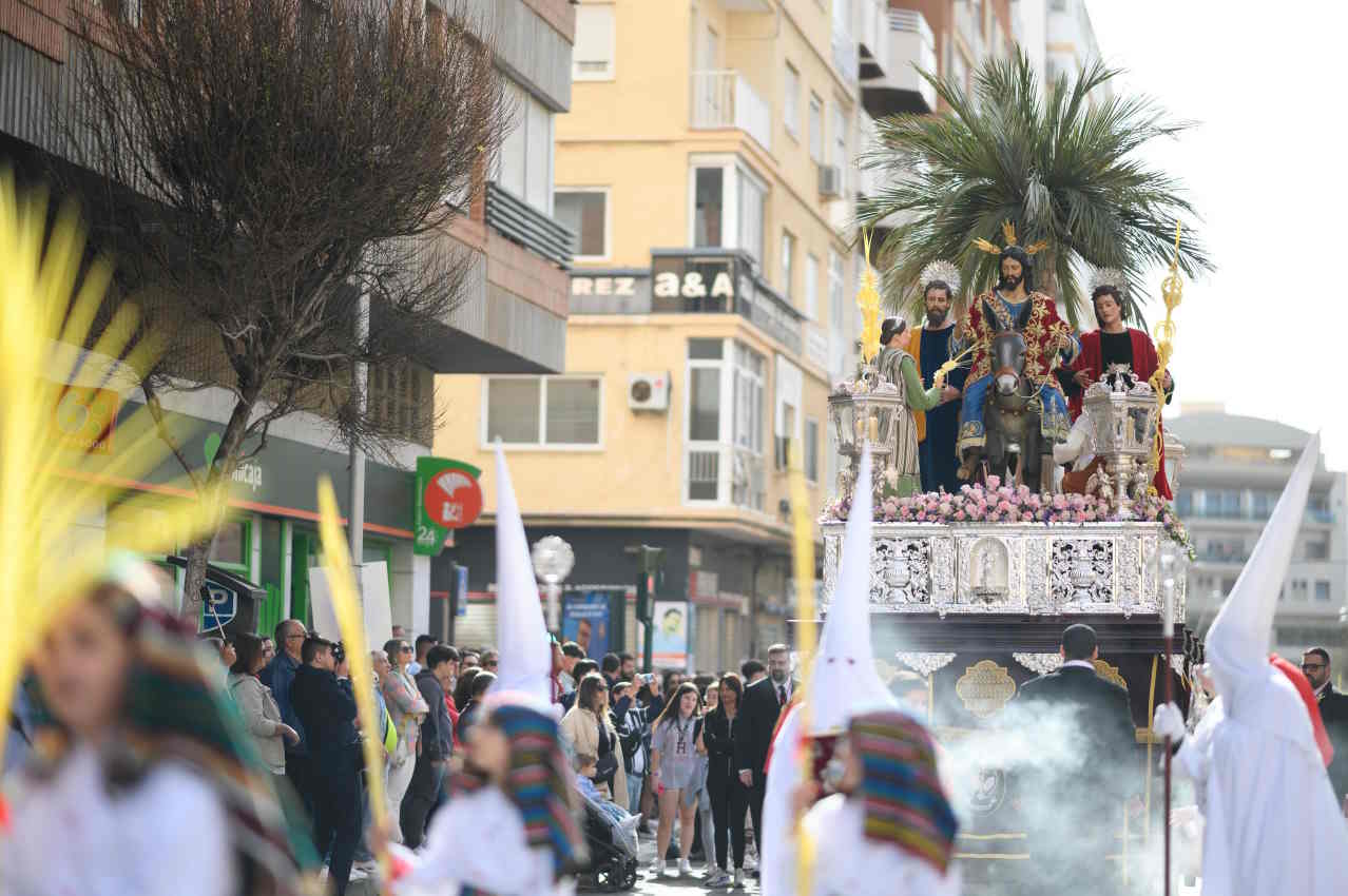 Procesión de la Burriquita durante el Domingo de Ramos en la Semana Santa de Almería. EP
