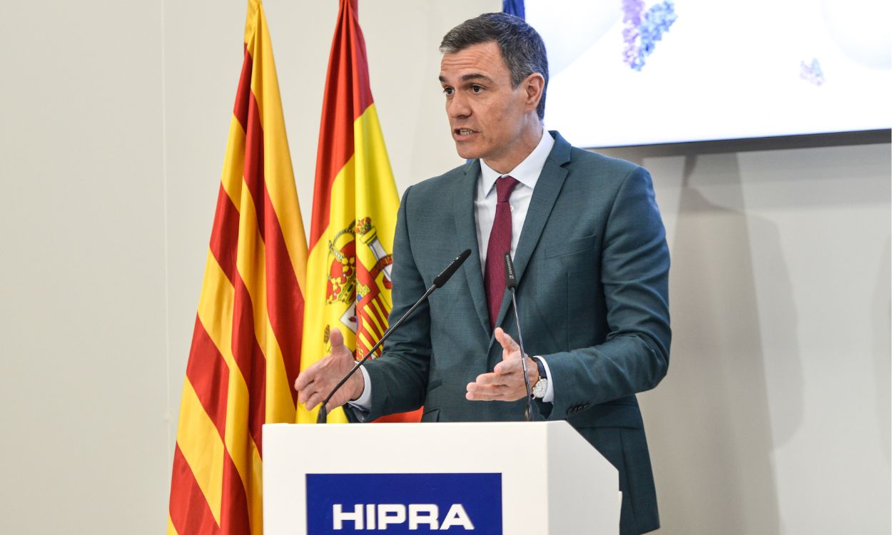El presidente del Gobierno, Pedro Sánchez, en la sede de Hipra. EP.