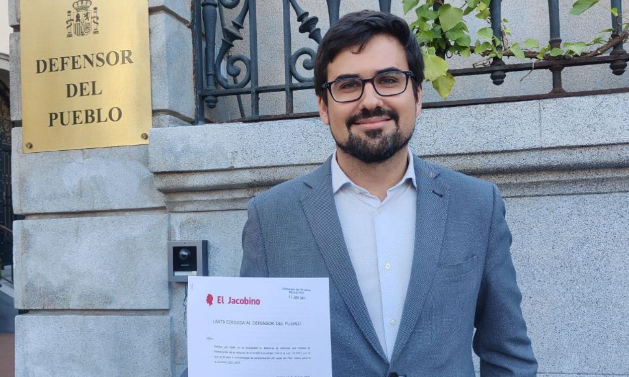 Guillermo del Valle, en la sede del Defensor del Pueblo, tras pedir la inconstitucionalidad del cupo vasco