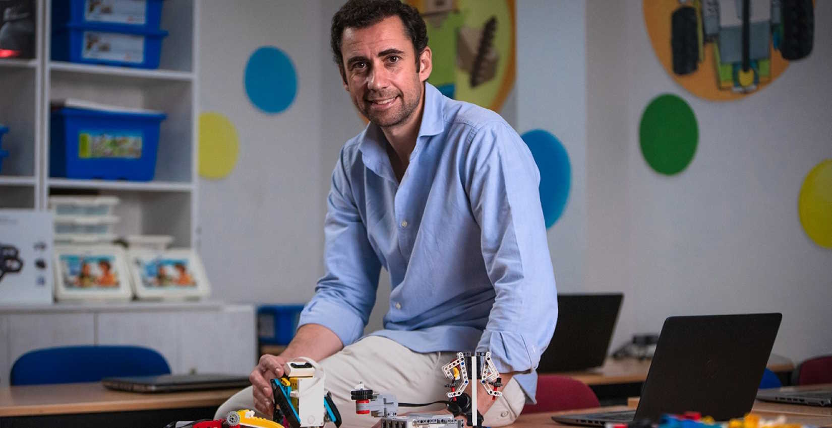 Borja Templado, fundador de Robots in Action, negocio que creció con el apoyo de MicroBank