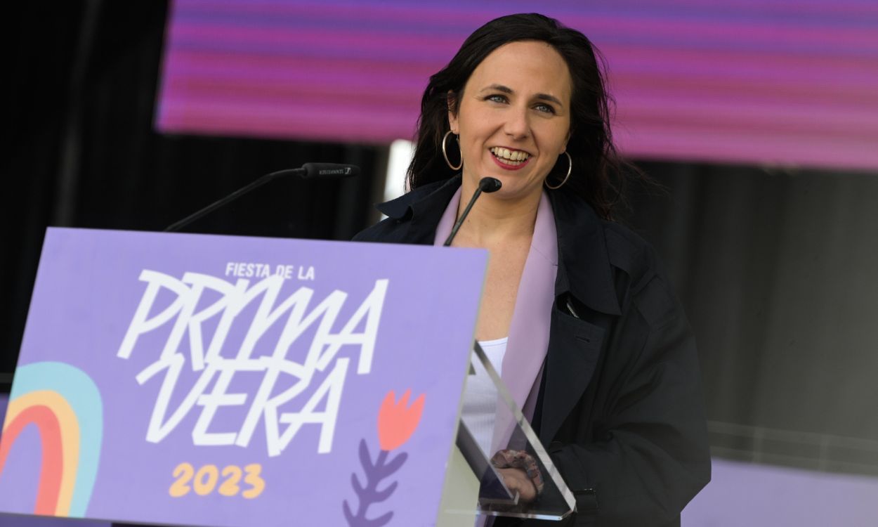 La secretaria general de Podemos y ministra de Derechos Sociales y Agenda 2030, Ione Belarra, interviene en la Fiesta de la Primavera de Podemos, a 15 de abril de 2023, en Zaragoza, Aragón (España).