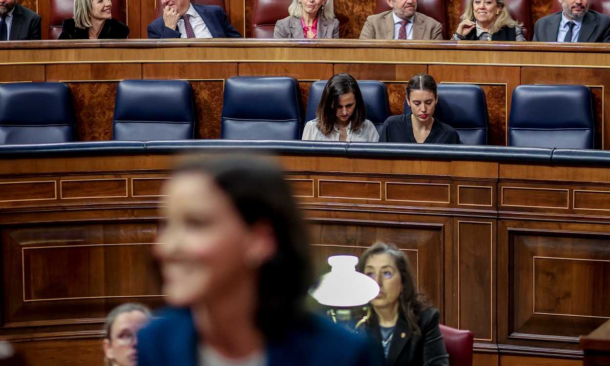 El PSOE aprueba el dictamen de la reforma de la ley del 'solo sí es sí' con el PP y los socios piden un acuerdo in extremis. EP