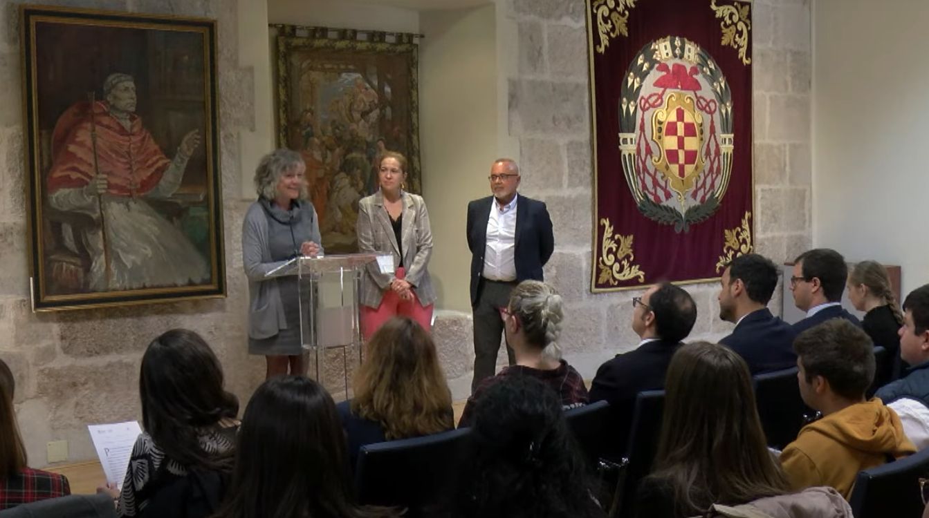Un momento de la primera lectura inclusiva de El Quijote de la Mancha en el Rectorado de la Universidad de Alcalá