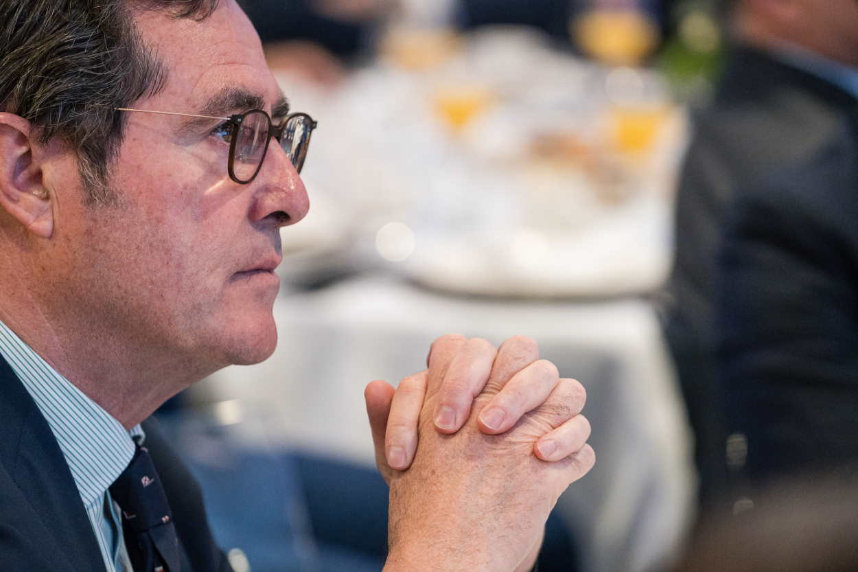 El presidente de la CEOE, Antonio Garamendi, durante un encuentro empresarial. EP.