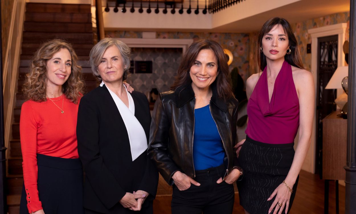 Las actrices Marta Aledo, Ana Gracia, Toni Acosta y Dafne Fernández, protagonistas de la serie '4 estrellas' de La 1. RTVE