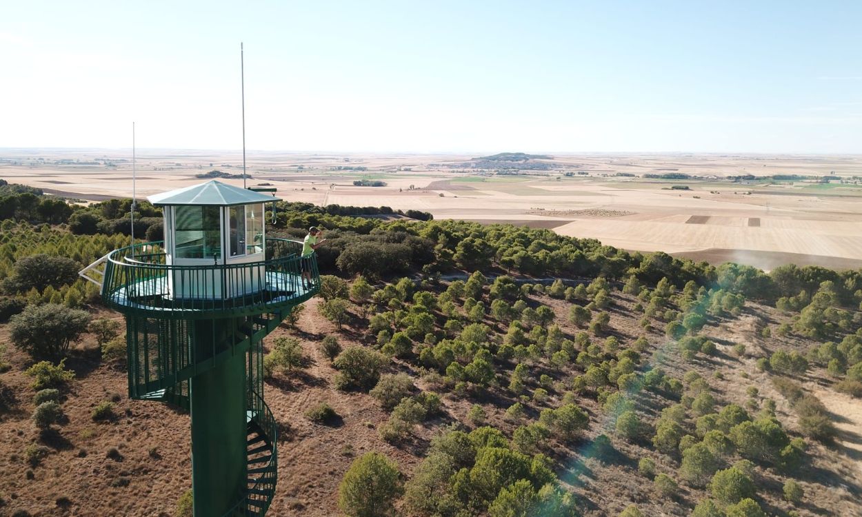 Sólo 18 de las 173 torres de vigilancia contra incendios forestales están activas en Castilla y León. Franca Velasco