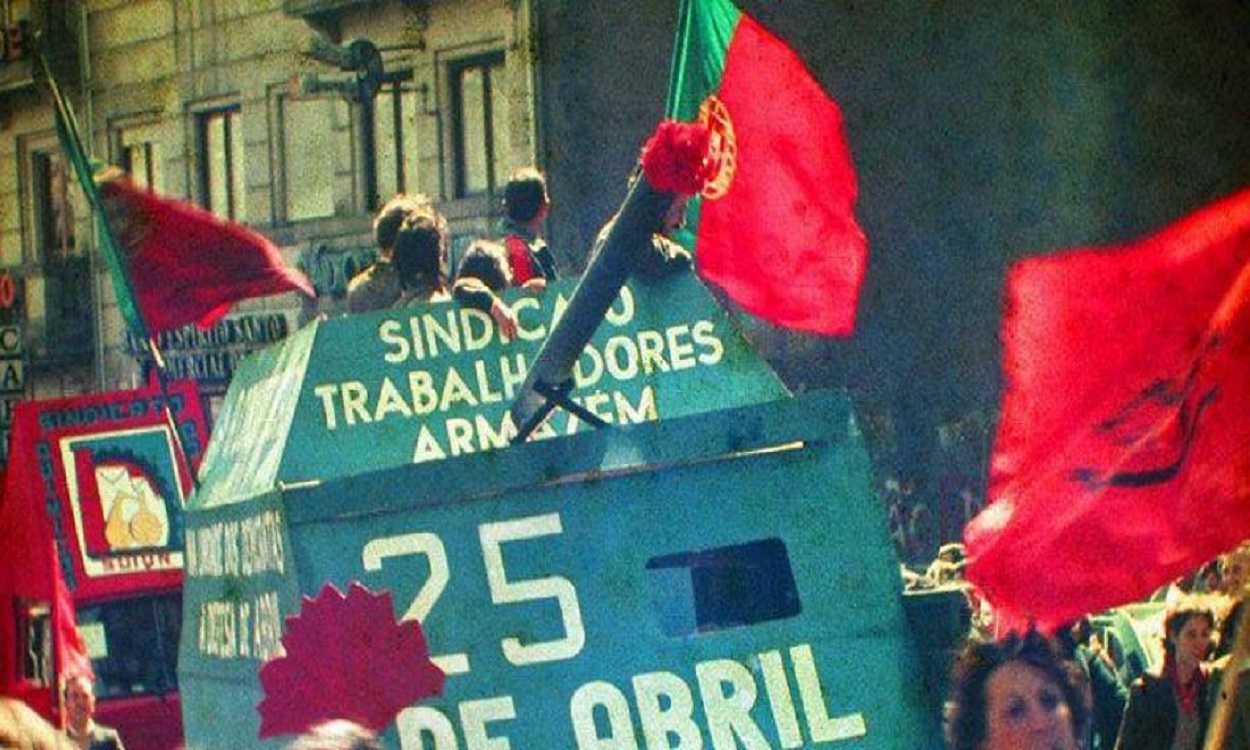 Revolución de los Claveles en Portugal