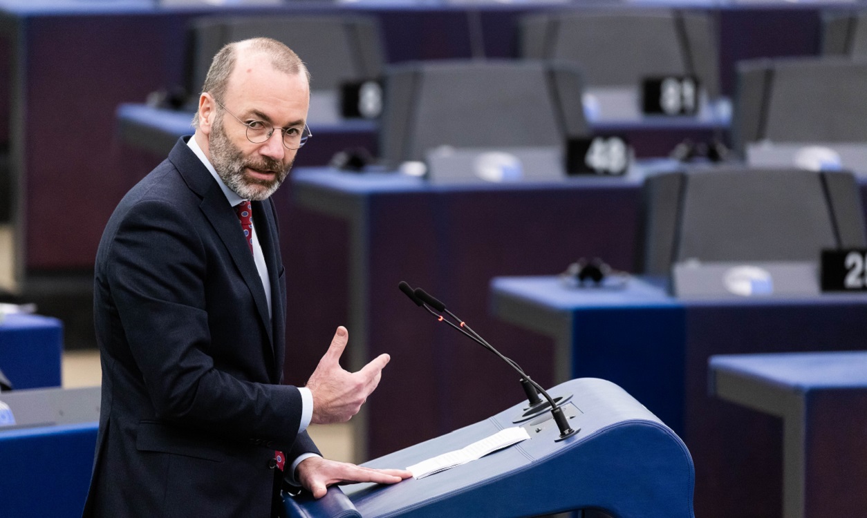 El PP europeo acusa de hacer campaña por Sánchez a Bruselas. EP