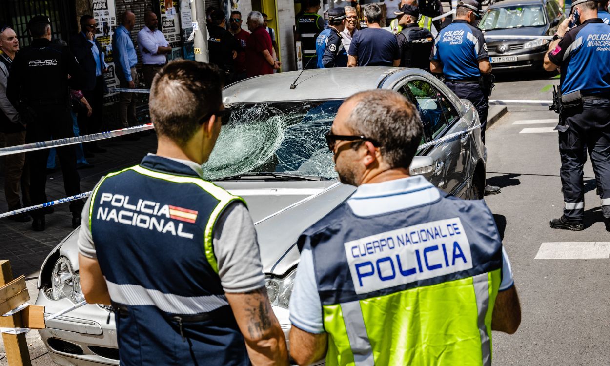 Agentes de la Policía en el escenario del atropello mortal de Madrid. EP.