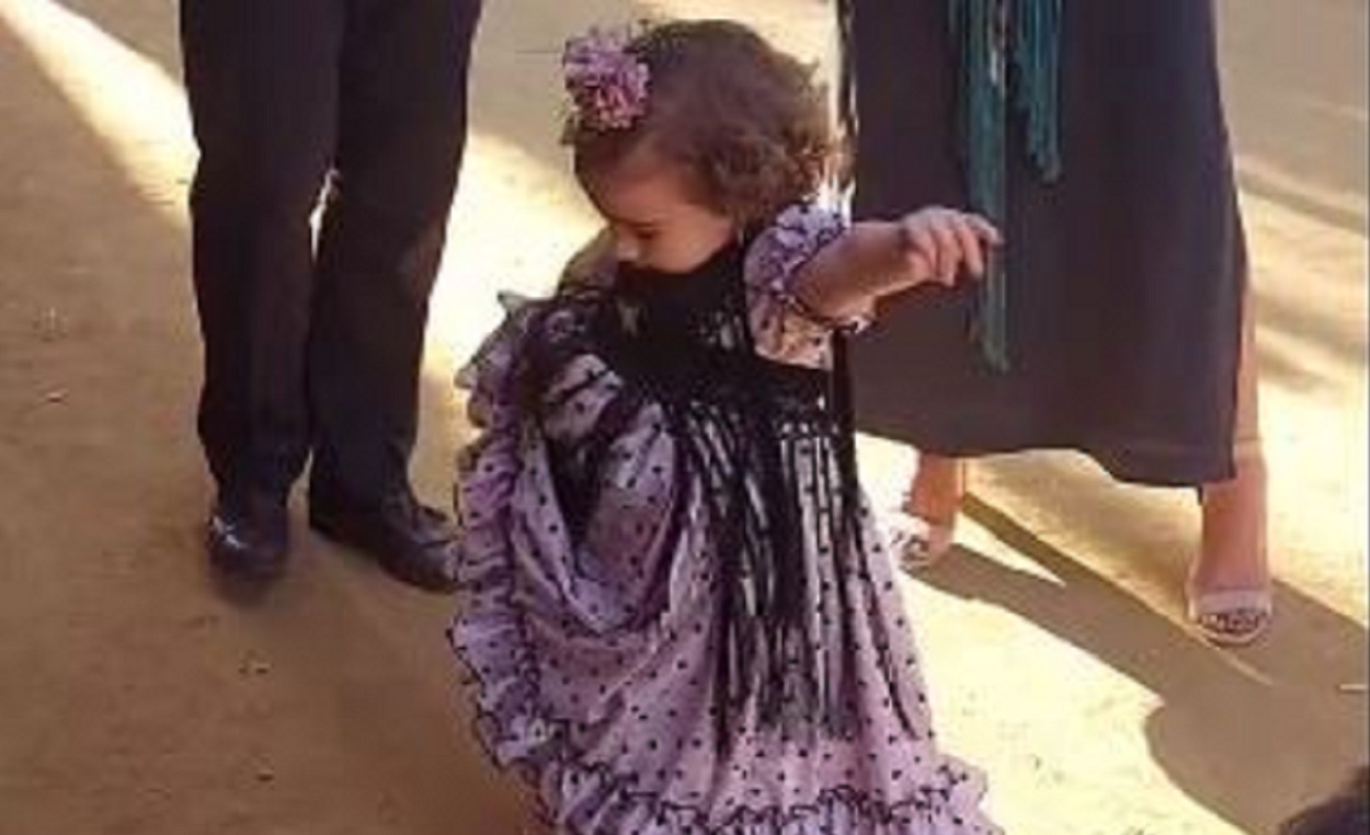 Niña en las redes sociales bailando flamenco. Twitter