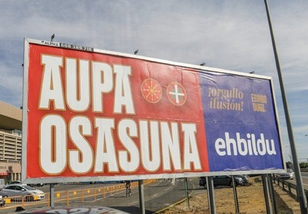 Polémica por unas vallas de Bildu junto al Estadio de La Cartuja en un solar de la Junta de Andalucía
