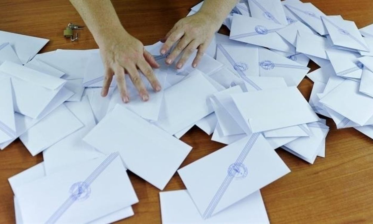 Imagen de archivo del recuento de votos de unas elecciones. EP