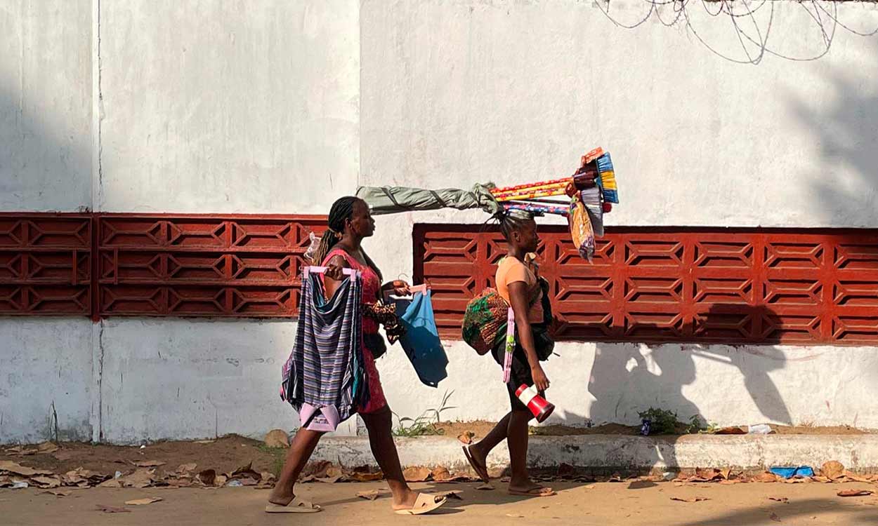 Mujeres de Liberia vistas con la mirada de Claudia Pérez Tavares en su diario personal de la Misión Monrovia 2023