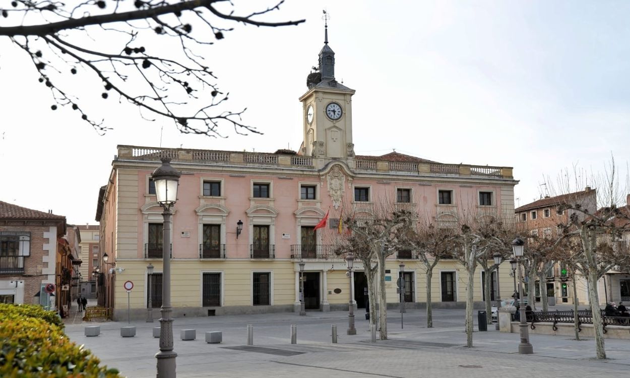 Fachada del Ayuntamiento de Alcalá de Henares (Madrid). EP.