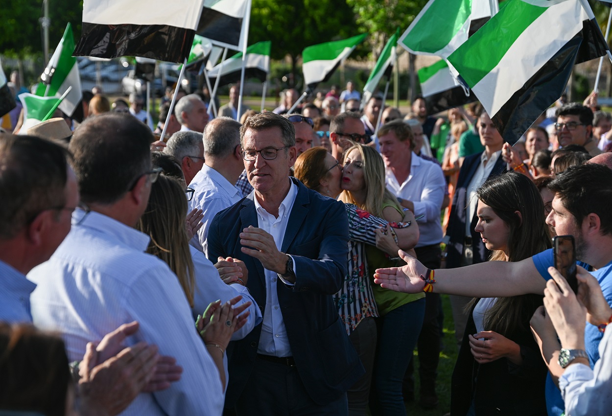 El líder del PP, Alberto Núñez Feijóo, en Badajoz. EP