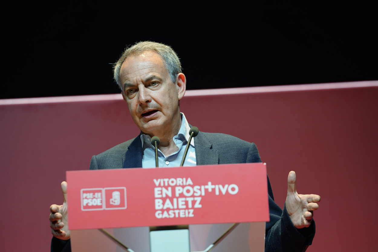 El expresidente del Gobierno José Luis Rodríguez Zapatero, durante un acto de campaña en Vitoria. Europa Press