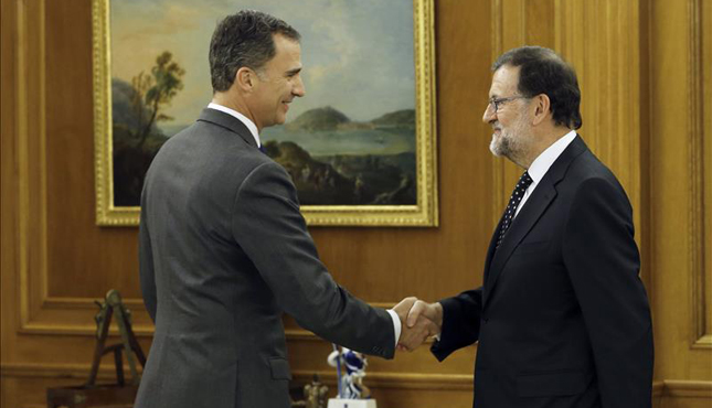 Rajoy desautorizó al rey y se saltó la Constitución al negarse a someterse a la investidura