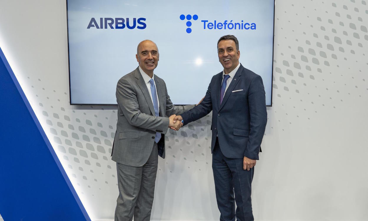 Francisco Javier Sánchez Segura, vicepresidente ejecutivo de Airbus España y José Luís Gilpérez, director ejecutivo de AGE, Defensa y Seguridad Telefónica España