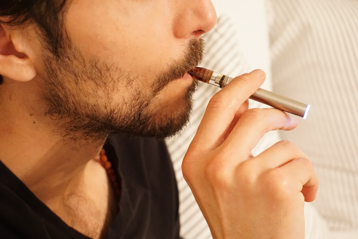 Fumar incrementa el riesgo de cáncer de pulmón de 5 a 10 veces, un mayor riesgo para los fumadores con mayor recorrido. Elsa olofsson 