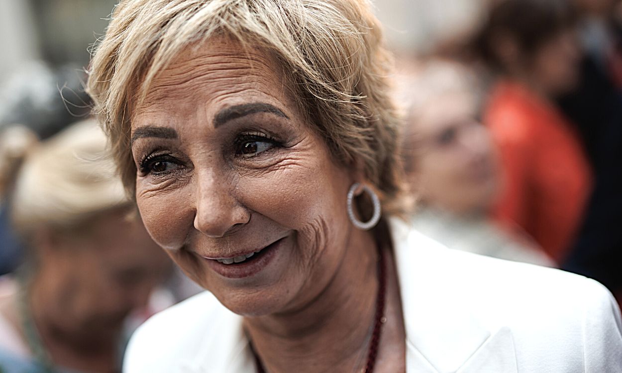 La presentadora Ana Rosa Quintana recibe la medalla de Honor de la ciudad, en el Palacio de Cibeles a 15 de mayo de 2023, en Madrid, (España). 