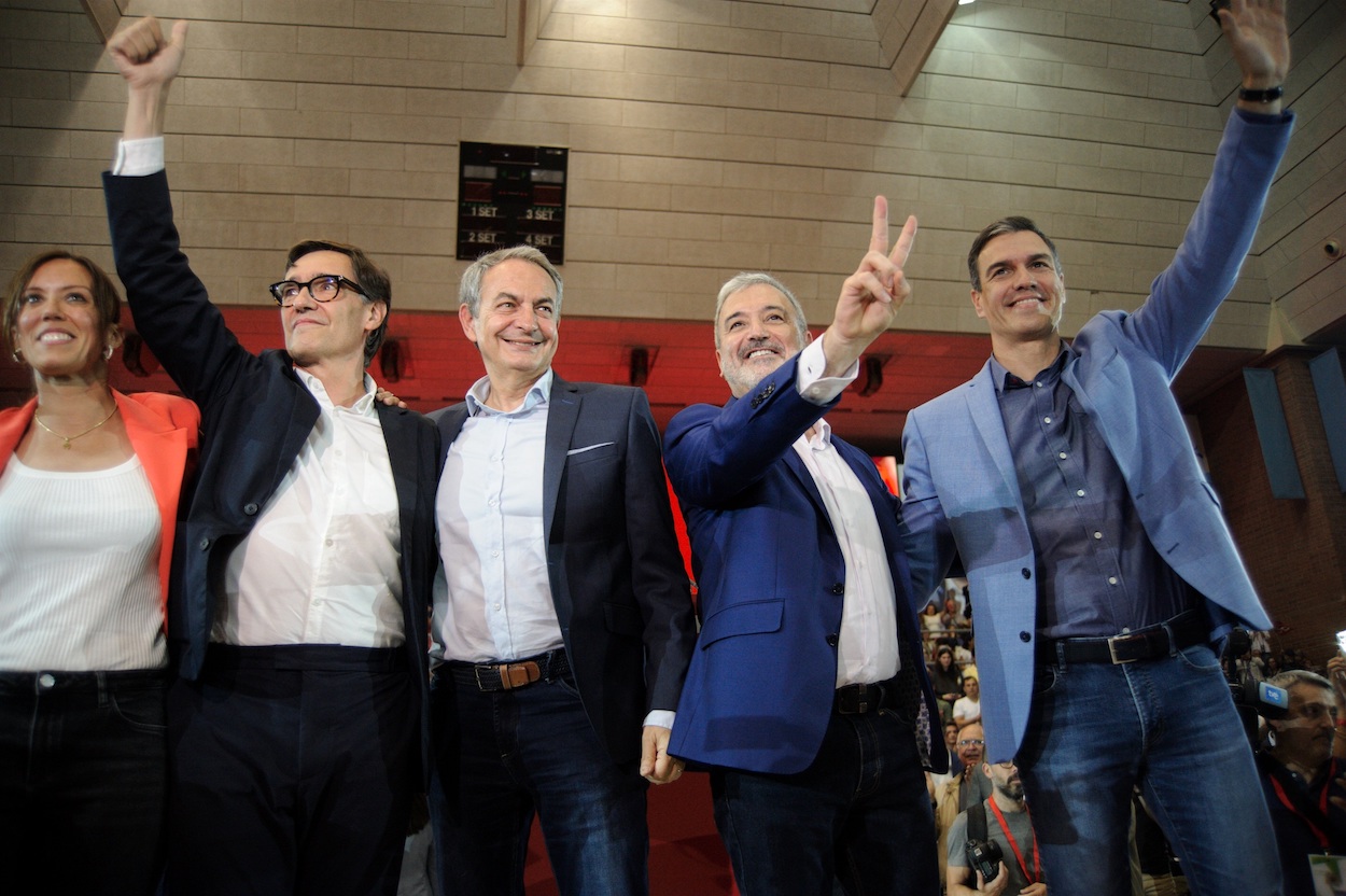 Acto final de campaña electoral del PSC en Barcelona con Marta Farrés, Salvador Illa, José Luis Rodríguez Zapatero, Jaume Collboni y Pedro Sánchez. ALBERTO PAREDES/EP