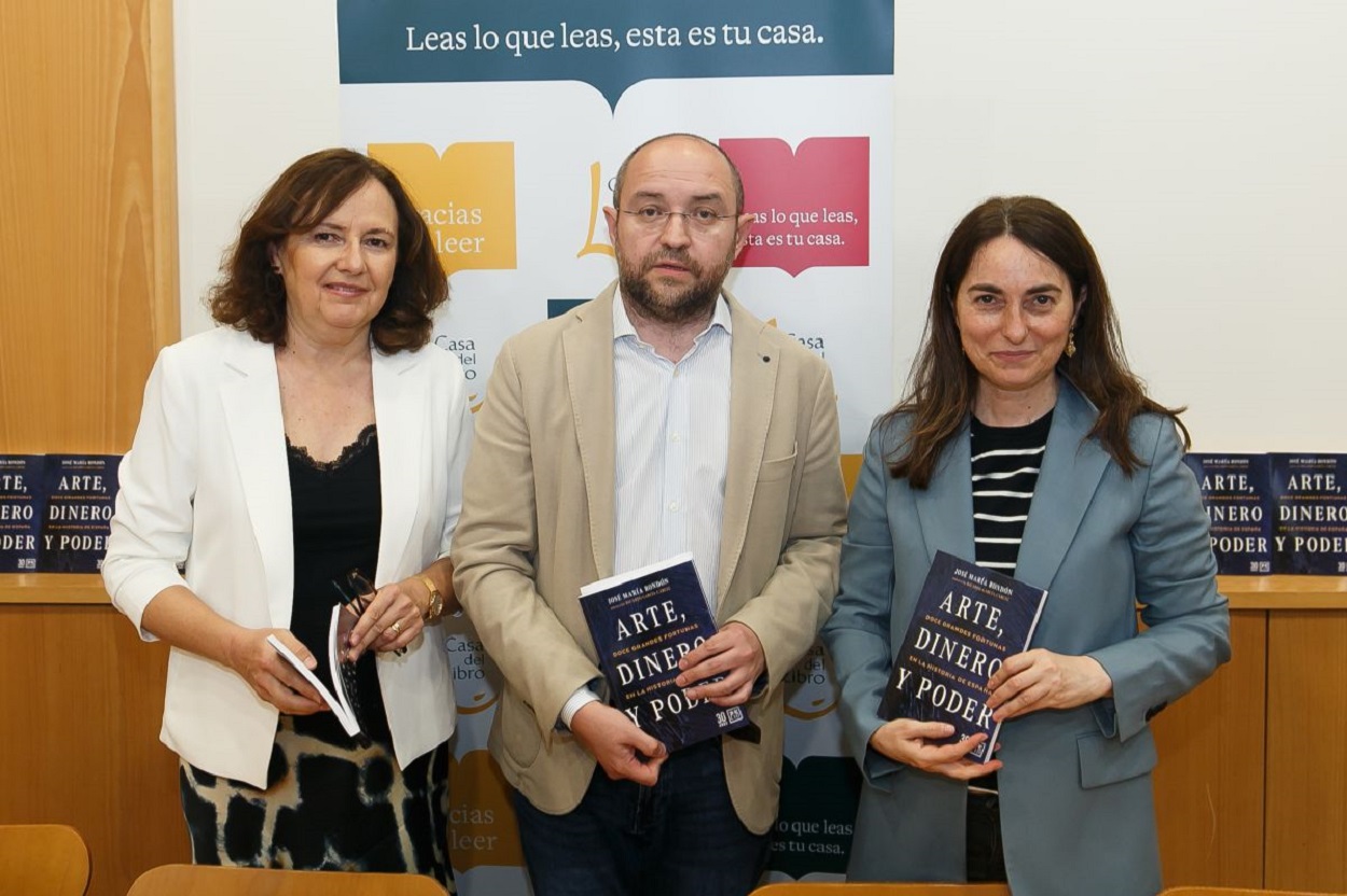 De izquierda a derecha: Teresa López Pavón, José María Rondón (autor de la obra) y Charo Ramos.