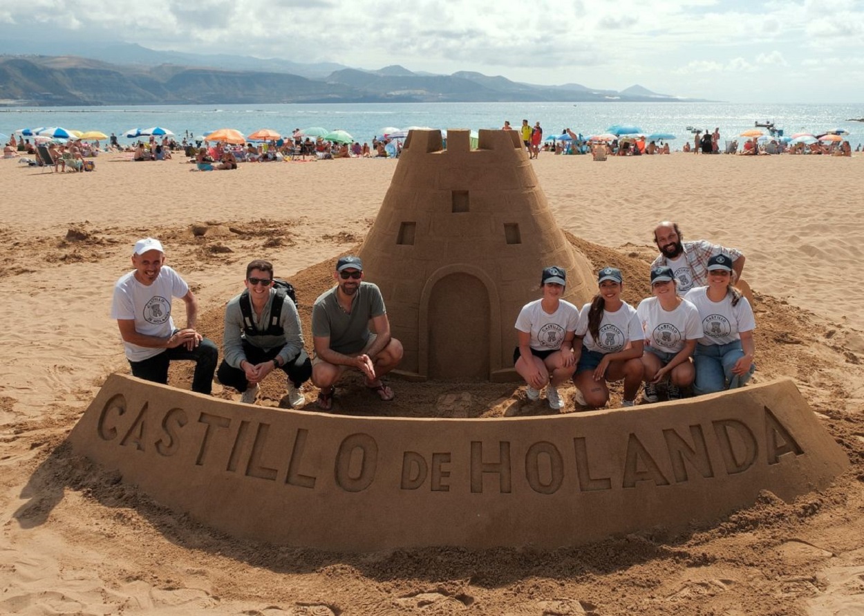 Castillo de Holanda celebra el Día de Canarias. Servimedia
