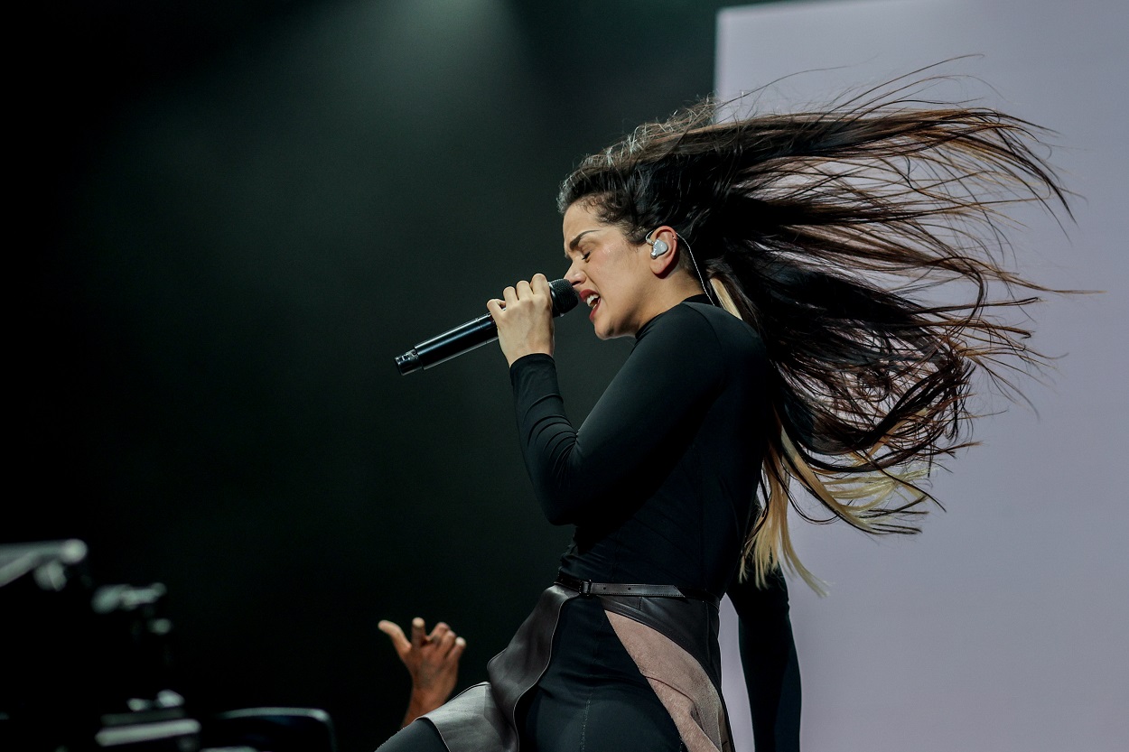 La cantante Rosalía actúa durante el Primavera Sound, en la Ciudad del Rock, sede del Primavera Sound Madrid 2023. EP.