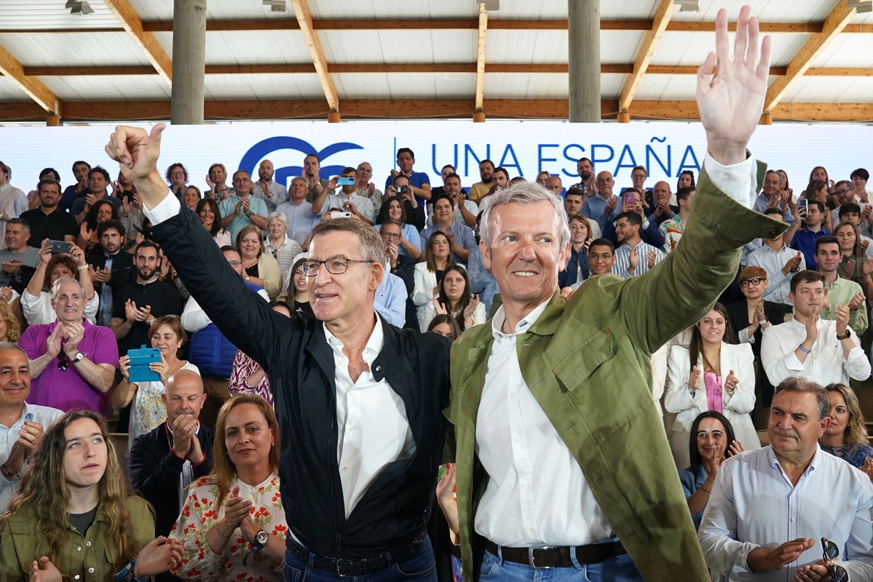 Rueda y Feijóo en el congreso del PP celebrado  en Galicia (Foto: Europa Press).