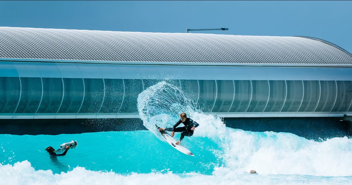 Imagen del parque de olas de Wavegarden en Melbourne Imagen del parque de olas de Wavegarden en Melbourne